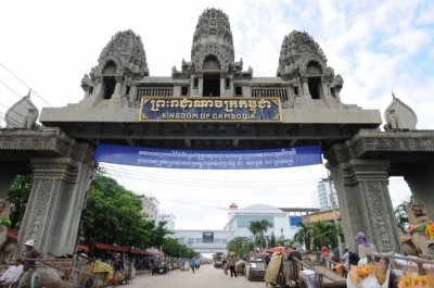 【シェムリアップ発】国境とテクノパークの町ポイペト視察、訪問チャーター・VIP車両手配